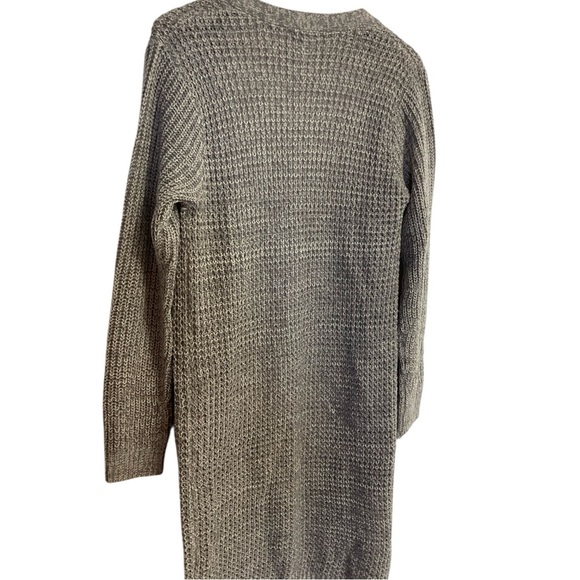 Revamped 100%Acrylic  Light Gray Knit Sweater - Picture 3 of 10